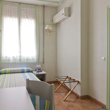 Hostal Andorra Madryt Zewnętrze zdjęcie