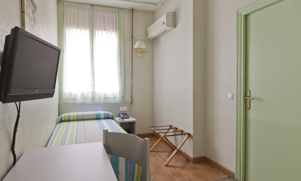 Hostal Andorra Madryt Zewnętrze zdjęcie