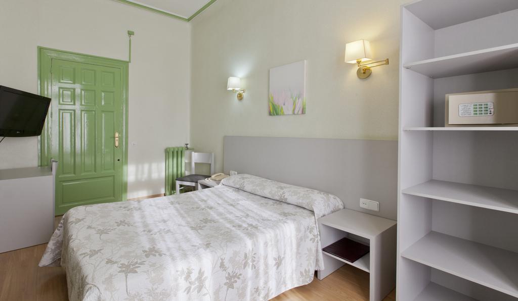 Hostal Andorra Madryt Zewnętrze zdjęcie