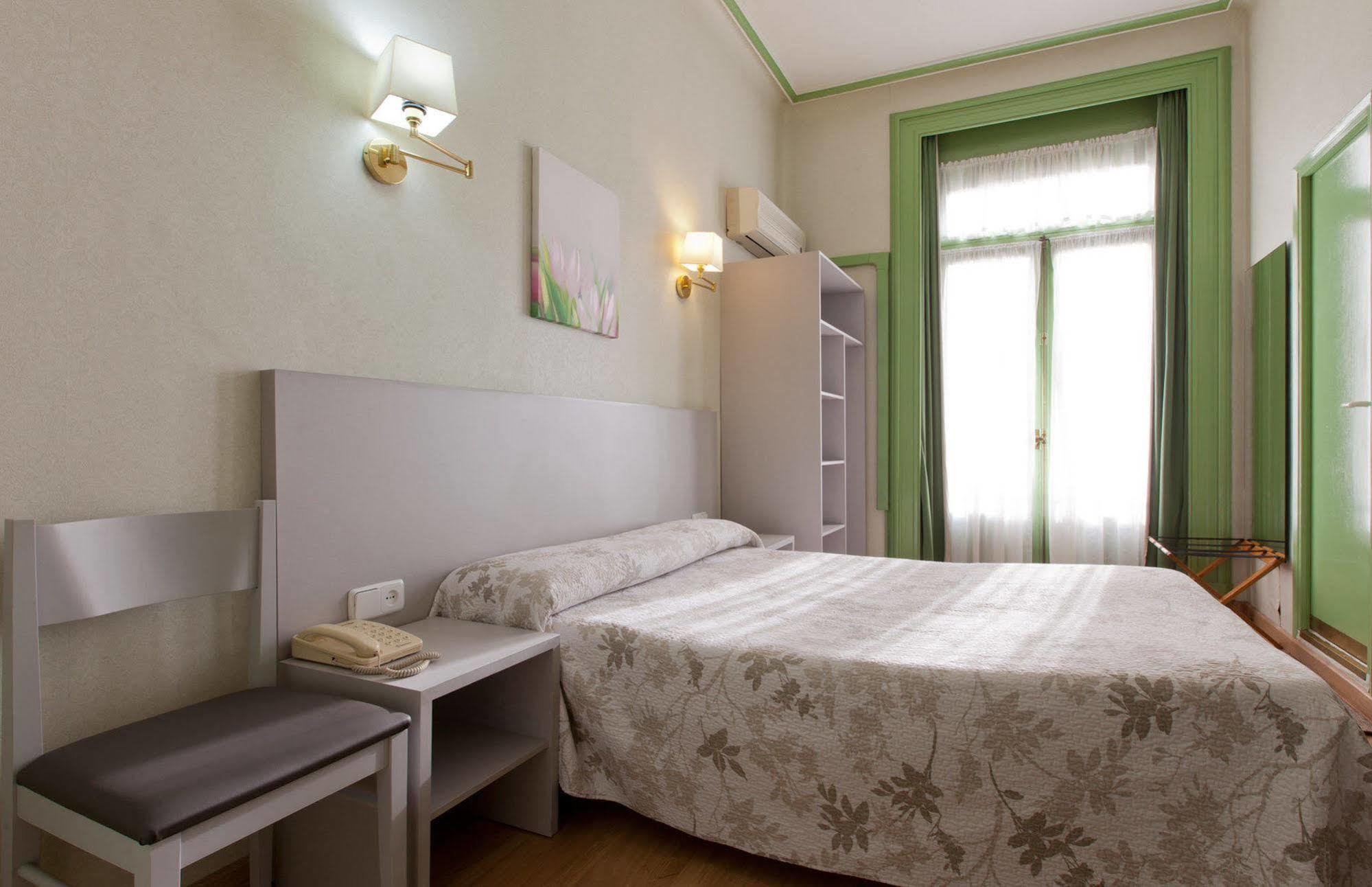 Hostal Andorra Madryt Zewnętrze zdjęcie