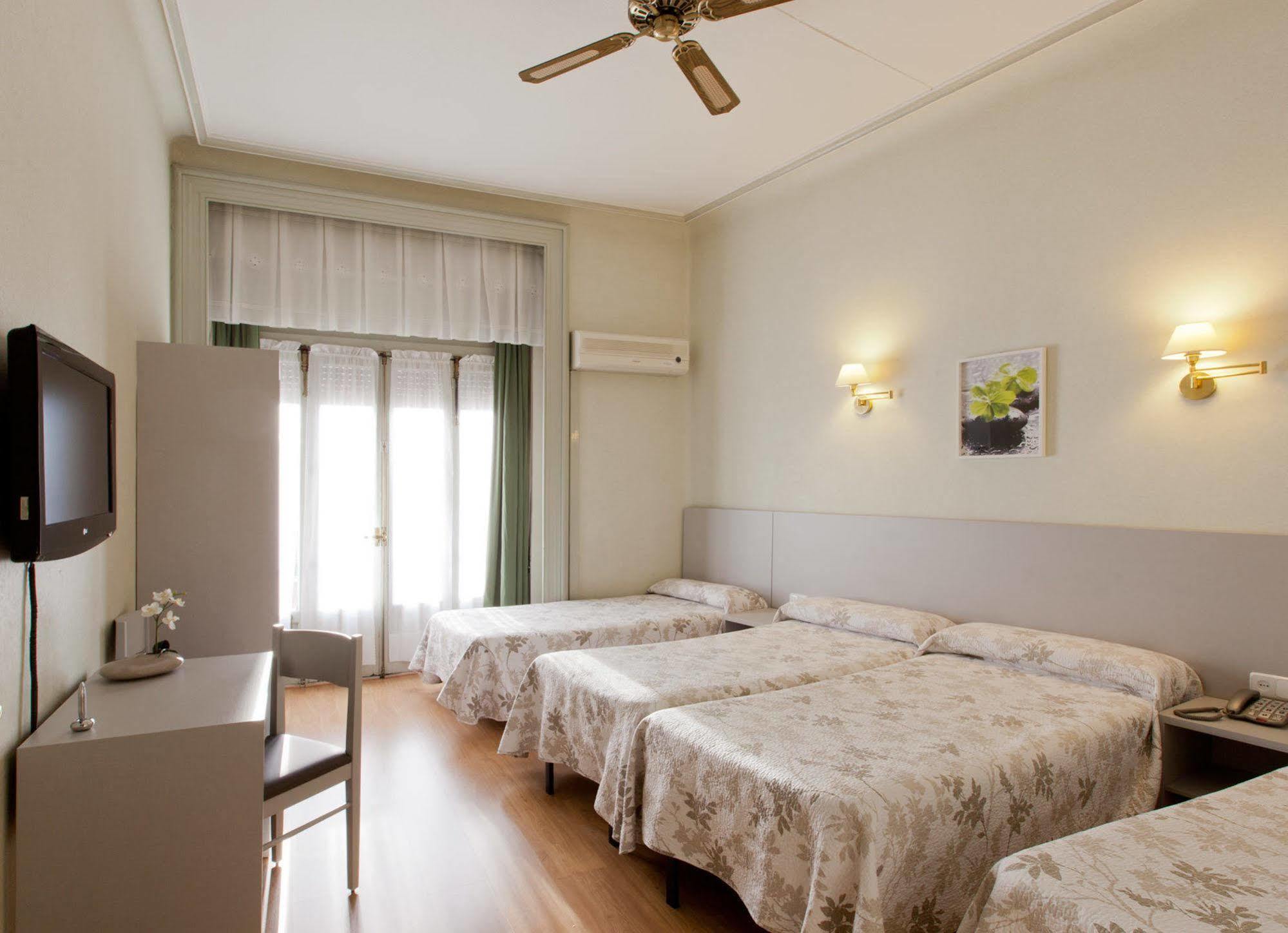 Hostal Andorra Madryt Zewnętrze zdjęcie